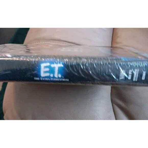 E.T. The Extra Terrestrial VHS Tape Clamshell Factory Sealed 1996 MCA Home Vide - Picture 5 of 6